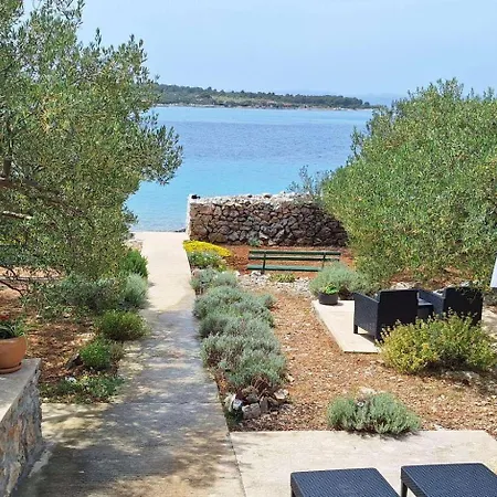 Secluded Fisherman's Cove Druce, Pasman - 23356 *